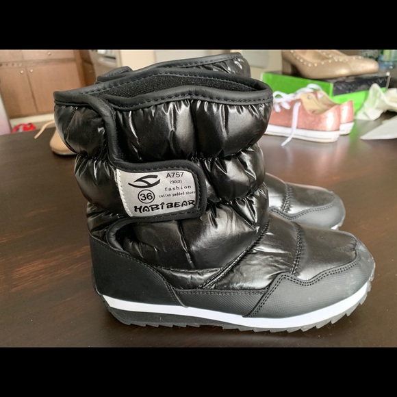 BOYS  or GIRLS 2.5 size snow boots - Picture 6 of 8
